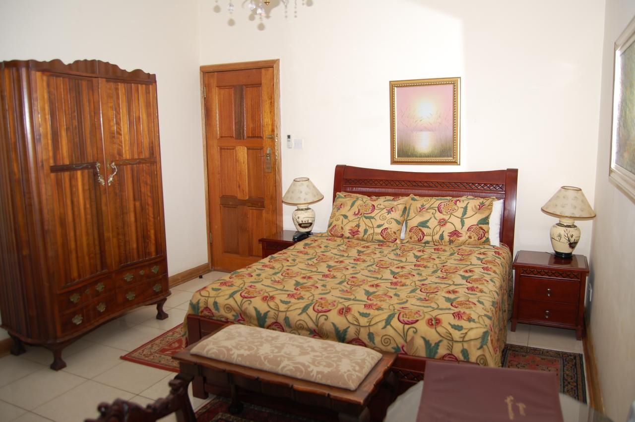 Falcon Crest Suites Gaborone Ngoại thất bức ảnh