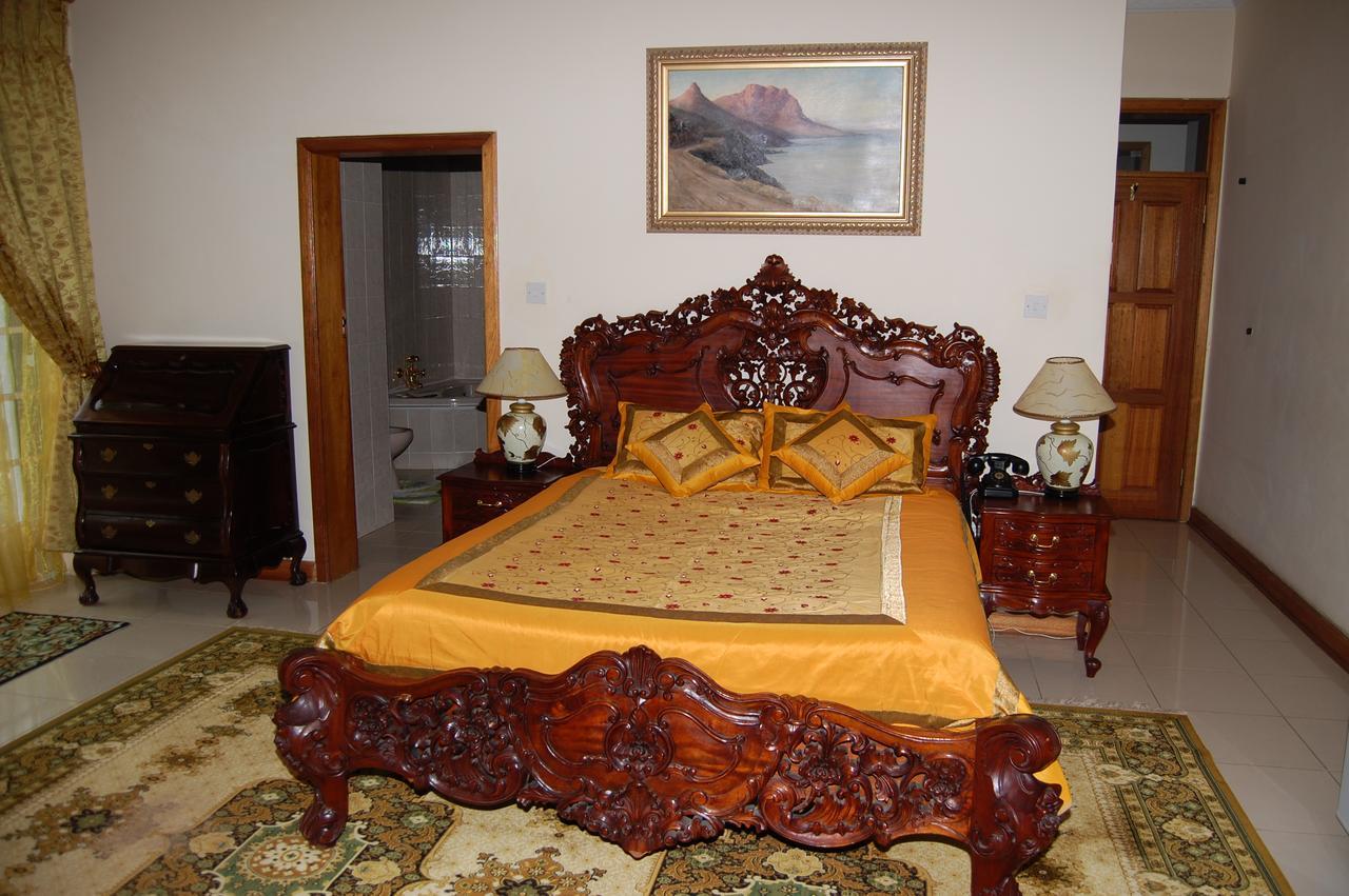 Falcon Crest Suites Gaborone Ngoại thất bức ảnh